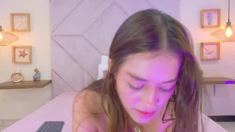 Snapshot of roxana_mill chatting on November 1, 2025, 7:38 pm Roxana online show from November 1, 2025, 7:38 pm