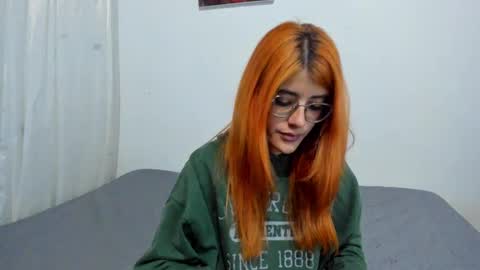 Snapshot of roxanajames__ chatting on September 14, 2025, 6:34 am roxy online show from September 14, 2025, 6:34 am