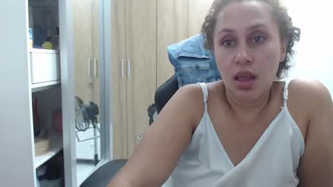 Roxana online show from March 10, 2025, 1:34 am