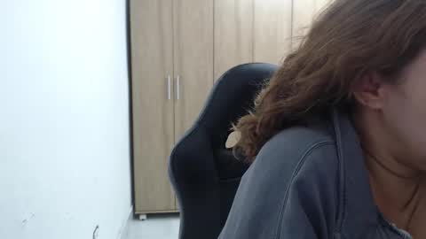 Roxana online show from November 8, 2025, 1:39 am