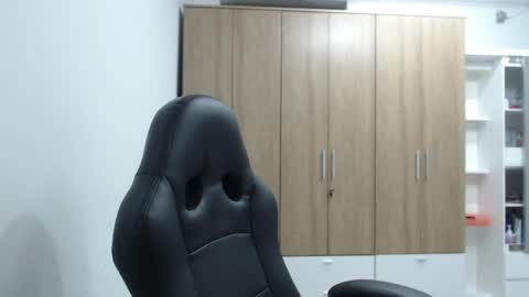 Roxana online show from May 8, 2026, 12:49 am