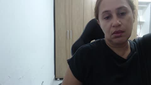 Roxana online show from June 19, 2026, 2:16 am