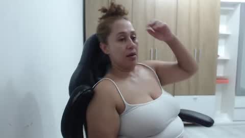 Roxana online show from June 20, 2026, 11:29 pm