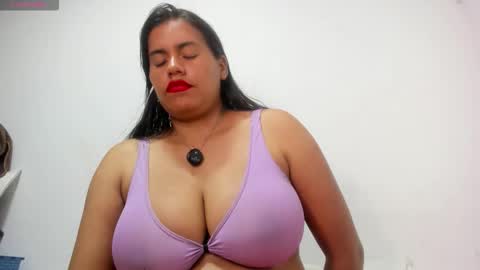 Snapshot of roxanamariahills_ chatting on October 10, 2025, 1:15 am Rosita online show from October 10, 2025, 1:15 am