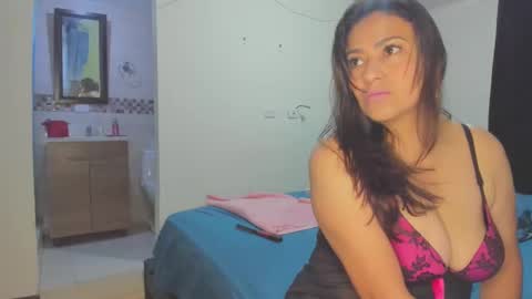 roxanasexy2025 online show from March 4, 2025, 12:44 pm