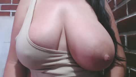 roxxy online show from January 17, 2025, 4:04 pm