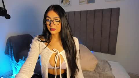 Roxane online show from March 17, 2026, 8:28 am