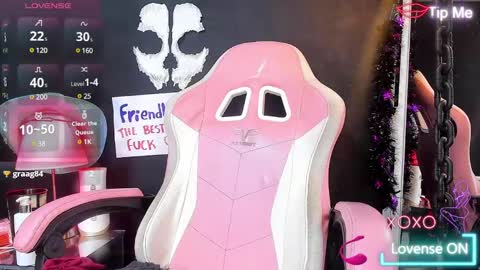 Snapshot of roxaneevans_ chatting on March 7, 2025, 1:07 pm Roxane  online show from March 7, 2025, 1:07 pm