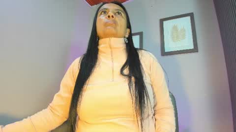  Roxanna  online show from June 14, 2026, 12:18 pm