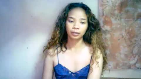 roxanne_98 online show from December 19, 2024, 11:46 pm