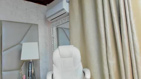 roxanne_evan online show from March 11, 2025, 3:59 am