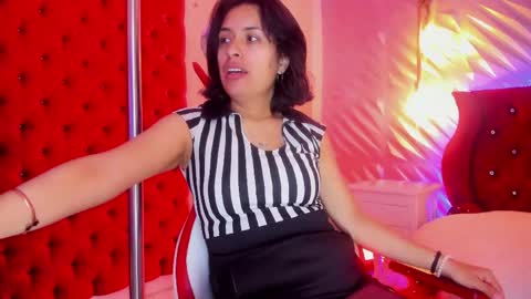 Snapshot of roxanne_han chatting on May 18, 2026, 12:22 pm roxanne_han online show from May 18, 2026, 12:22 pm