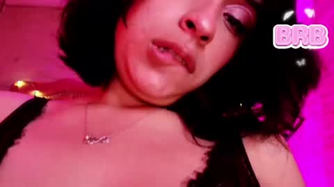 Snapshot of roxanne_han chatting on July 17, 2026, 12:01 pm roxanne_han online show from July 17, 2026, 12:01 pm