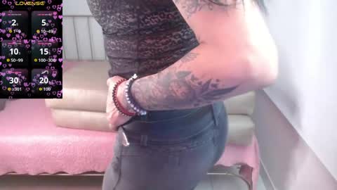 Roxanne online show from April 24, 2026, 8:11 pm