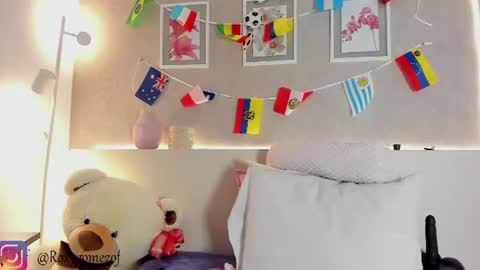 Roxanne Gomez online show from July 14, 2026, 12:33 pm