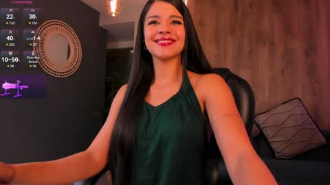 Roxanne Hill  online show from December 19, 2024, 12:12 pm