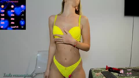 Snapshot of roxannequin chatting on March 5, 2025, 5:18 pm roxanne online show from March 5, 2025, 5:18 pm