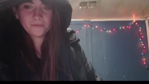 Snapshot of roxanneroulette chatting on January 1, 2025, 5:01 am Silver online show from January 1, 2025, 5:01 am