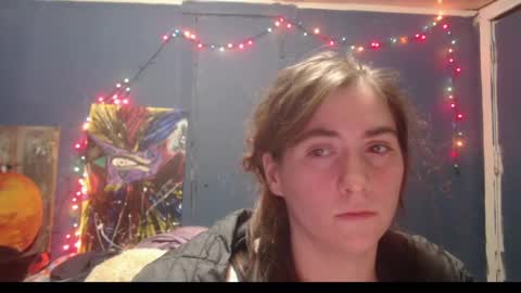 Snapshot of roxanneroulette chatting on January 4, 2025, 2:35 am Silver online show from January 4, 2025, 2:35 am