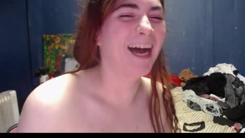 Snapshot of roxanneroulette chatting on January 4, 2025, 11:06 pm Silver online show from January 4, 2025, 11:06 pm