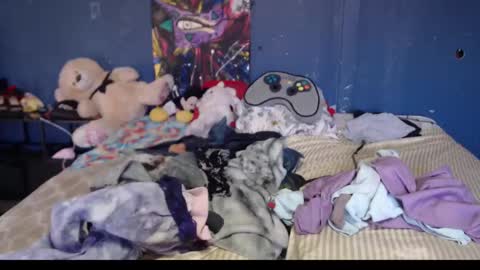 Snapshot of roxanneroulette chatting on January 7, 2025, 3:02 pm Silver online show from January 7, 2025, 3:02 pm
