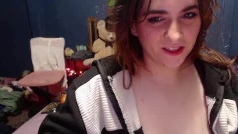 Snapshot of roxanneroulette chatting on January 13, 2025, 11:52 am Silver online show from January 13, 2025, 11:52 am