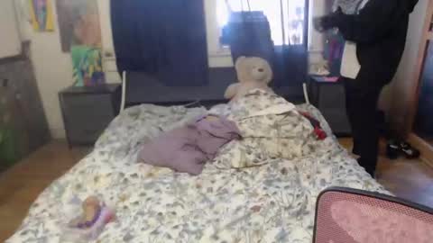 Snapshot of roxanneroulette chatting on January 21, 2025, 6:45 pm Silver online show from January 21, 2025, 6:45 pm