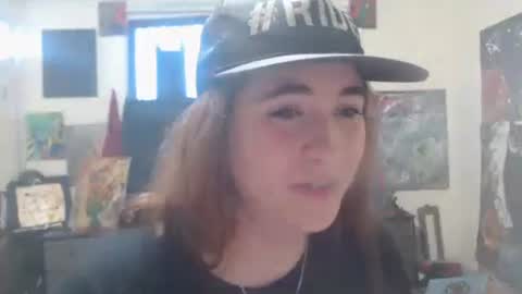 Snapshot of roxanneroulette chatting on February 3, 2025, 2:24 pm Silver online show from February 3, 2025, 2:24 pm