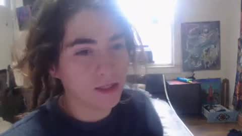 Snapshot of roxanneroulette chatting on February 18, 2025, 2:27 pm Silver online show from February 18, 2025, 2:27 pm