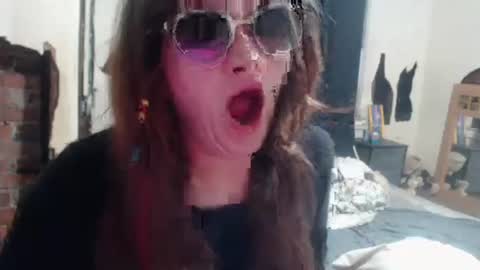 Snapshot of roxanneroulette chatting on March 7, 2025, 2:15 am Silver online show from March 7, 2025, 2:15 am