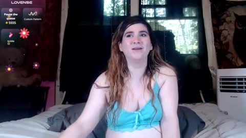 Snapshot of roxanneroulette chatting on July 2, 2026, 4:35 pm Silver online show from July 2, 2026, 4:35 pm