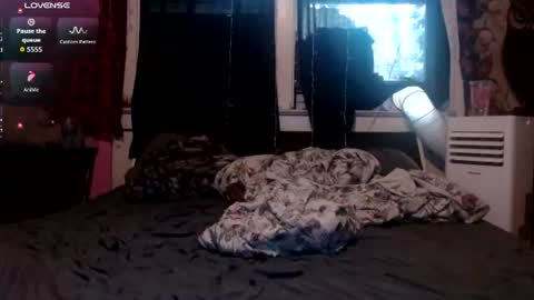 Snapshot of roxanneroulette chatting on July 6, 2026, 2:36 pm Silver online show from July 6, 2026, 2:36 pm
