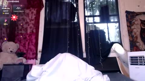 Snapshot of roxanneroulette chatting on July 18, 2026, 2:32 pm Silver online show from July 18, 2026, 2:32 pm