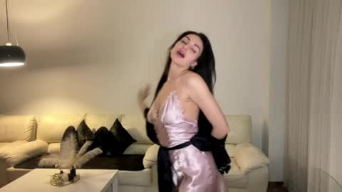 Snapshot of roxellesilvara chatting on April 8, 2026, 9:37 pm Roxy online show from April 8, 2026, 9:37 pm