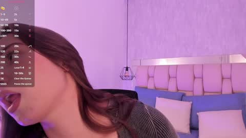 Roxie  online show from January 8, 2025, 1:53 am