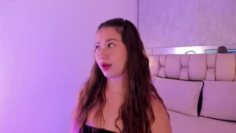 Roxie  online show from December 15, 2025, 7:40 pm