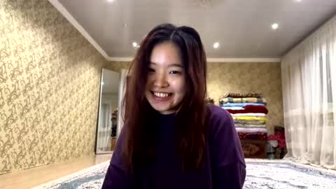 Snapshot of roxiesumas chatting on November 20, 2025, 8:30 pm Emma online show from November 20, 2025, 8:30 pm