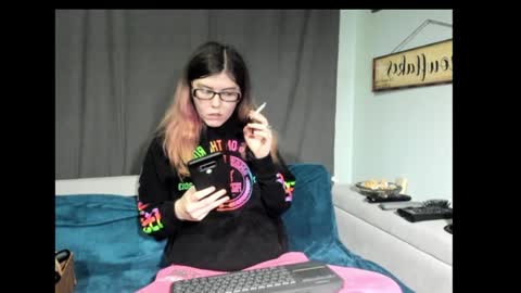 roxihazeleyes online show from January 10, 2025, 4:30 pm