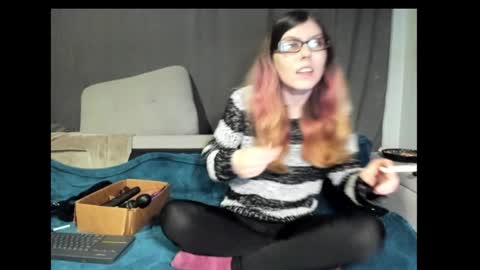 roxihazeleyes online show from January 18, 2025, 6:56 am