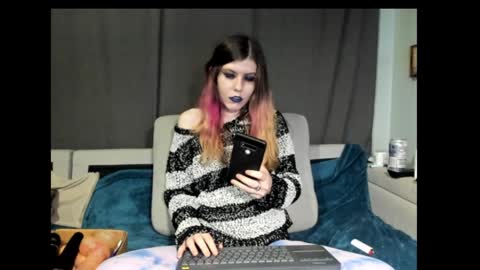 roxihazeleyes online show from January 23, 2025, 12:25 am