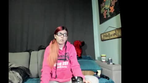 Snapshot of roxihazeleyes chatting on September 17, 2025, 7:54 am roxihazeleyes online show from September 17, 2025, 7:54 am