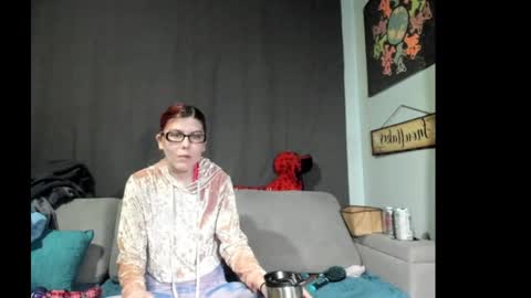 Snapshot of roxihazeleyes chatting on September 21, 2025, 7:54 am roxihazeleyes online show from September 21, 2025, 7:54 am