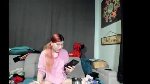 Snapshot of roxihazeleyes chatting on September 25, 2025, 4:38 am roxihazeleyes online show from September 25, 2025, 4:38 am