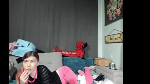 Snapshot of roxihazeleyes chatting on September 26, 2025, 1:26 pm roxihazeleyes online show from September 26, 2025, 1:26 pm