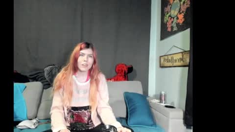 Snapshot of roxihazeleyes chatting on October 2, 2025, 2:35 pm roxihazeleyes online show from October 2, 2025, 2:35 pm