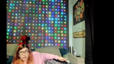 Snapshot of roxihazeleyes chatting on October 7, 2025, 3:42 pm roxihazeleyes online show from October 7, 2025, 3:42 pm