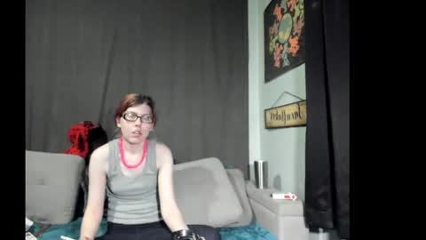 Snapshot of roxihazeleyes chatting on October 13, 2025, 12:32 am roxihazeleyes online show from October 13, 2025, 12:32 am