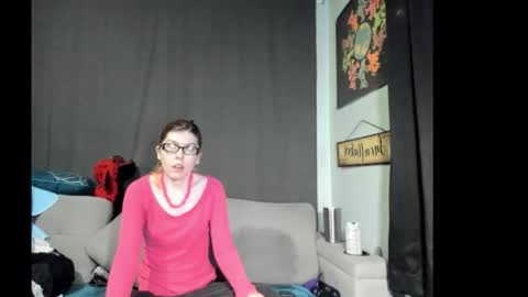 Snapshot of roxihazeleyes chatting on October 15, 2025, 5:02 pm roxihazeleyes online show from October 15, 2025, 5:02 pm