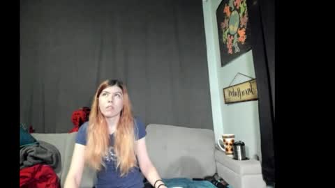 Snapshot of roxihazeleyes chatting on October 22, 2025, 5:45 pm roxihazeleyes online show from October 22, 2025, 5:45 pm