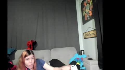 Snapshot of roxihazeleyes chatting on October 23, 2025, 5:23 pm roxihazeleyes online show from October 23, 2025, 5:23 pm